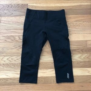 Lorna Jane 3/4 length cropped support leggings